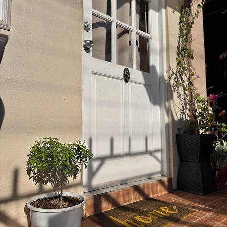 Villa Skanderbeg Guest House Пуэрто-Принцеса Экстерьер фото