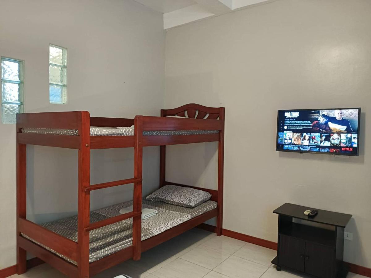 Villa Skanderbeg Guest House Пуэрто-Принцеса Экстерьер фото