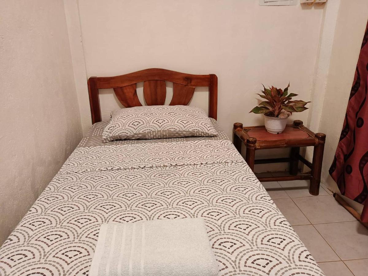 Villa Skanderbeg Guest House Пуэрто-Принцеса Экстерьер фото